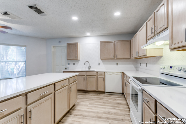 Image 17 of 31 For 2814 Redrock Trl