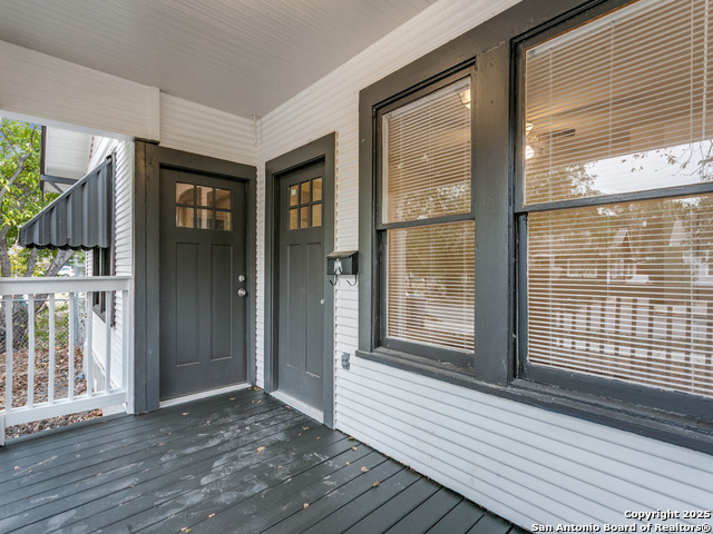 Image 2 of 25 For 1035 Elsmere W