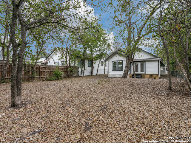 Image 24 of 25 For 1035 Elsmere W