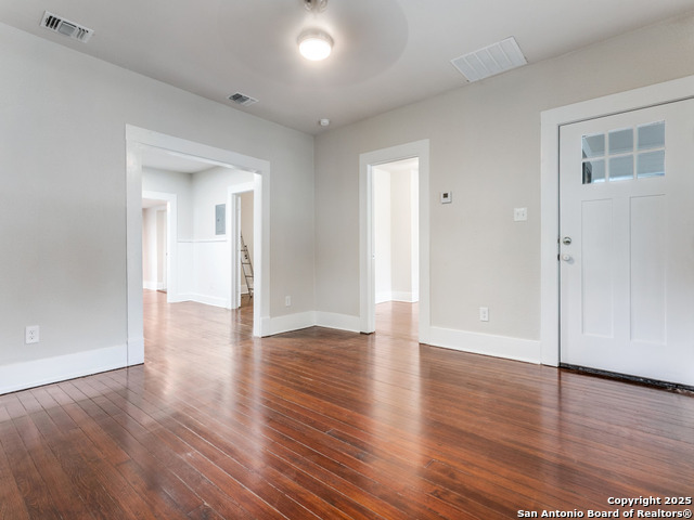 Image 9 of 25 For 1035 Elsmere W