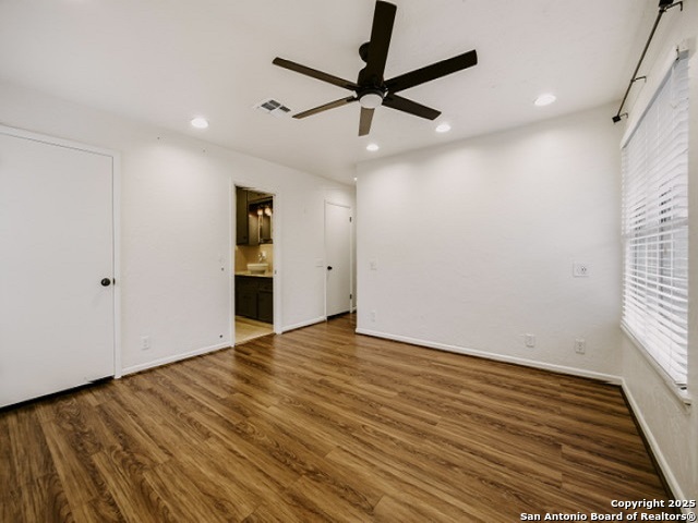 Listing photo id 11 for 4313 Driftwood Pl