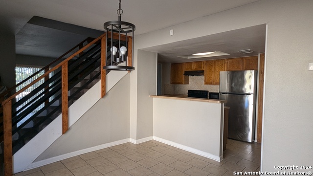 Image 6 of 39 For 5758 Spring Moon