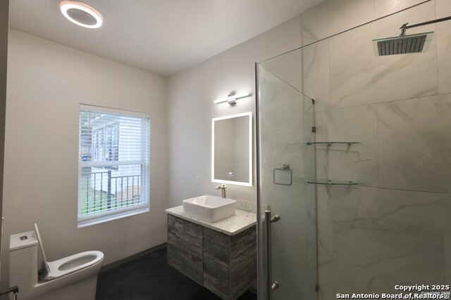 Image 19 of 40 For 910 Montana St  101