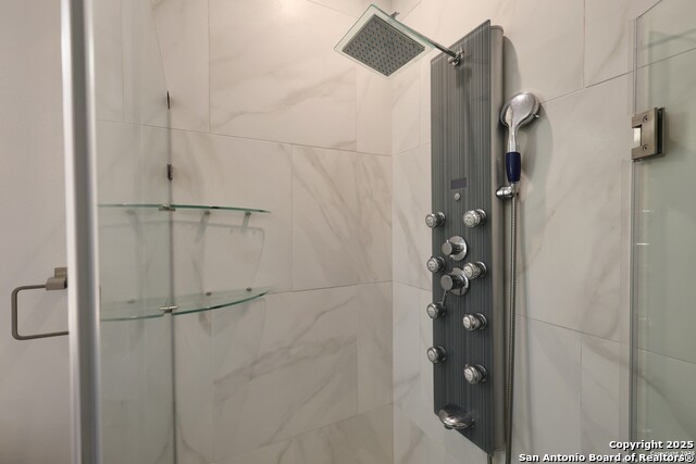 Image 29 of 40 For 910 Montana St  101