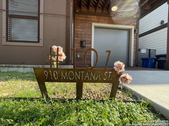 Image 3 of 40 For 910 Montana St  101
