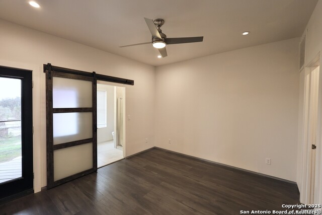 Image 32 of 40 For 910 Montana St  101