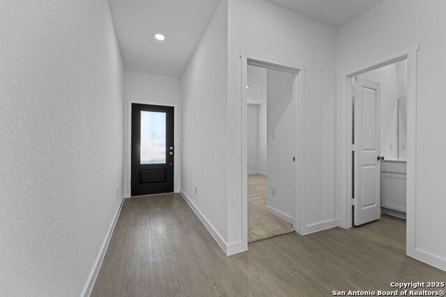 Listing photo id 9 for 726 Bee Ridge Pt