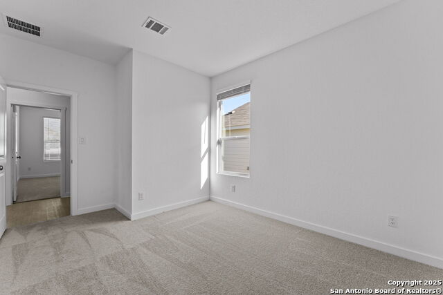 Listing photo id 2 for 726 Bee Ridge Pt