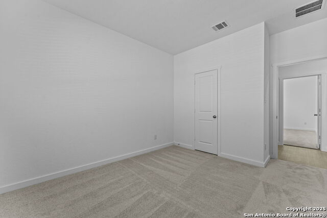 Listing photo id 5 for 726 Bee Ridge Pt