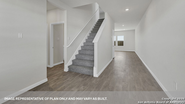 Image 8 of 46 For 109 Morning Side Grove