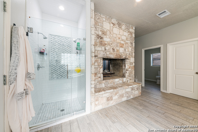 Image 24 of 45 For 8738 Garden Ridge