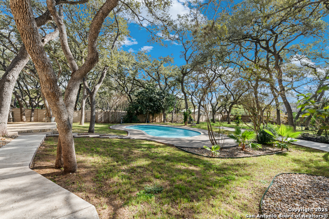 Image 34 of 45 For 8738 Garden Ridge