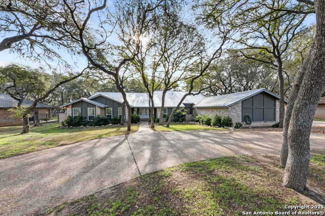 Image 4 of 45 For 8738 Garden Ridge