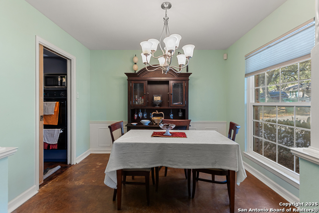 Image 10 of 36 For 3514 Red Oak Ln