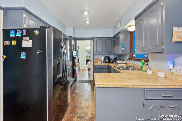 Image 12 of 36 For 3514 Red Oak Ln