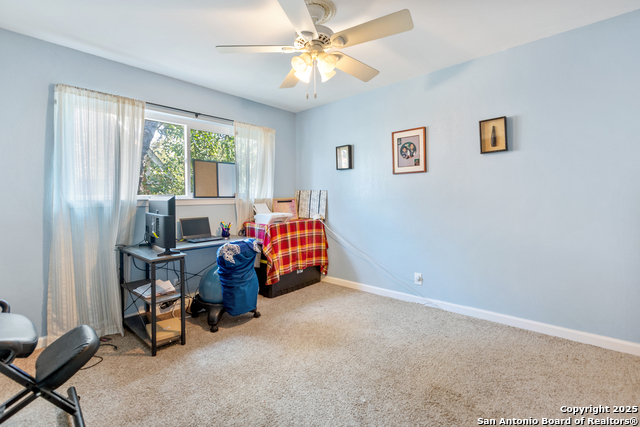 Image 21 of 36 For 3514 Red Oak Ln