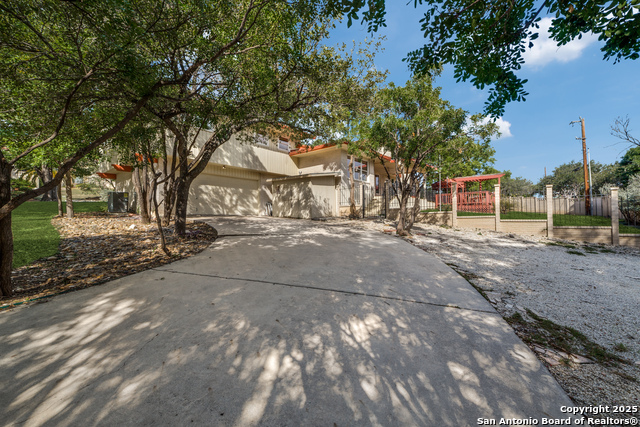 Image 14 of 33 For 6410 Laurel Hill