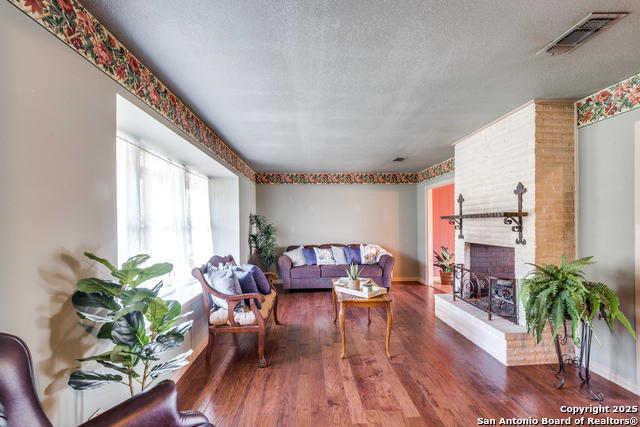 Image 17 of 33 For 6410 Laurel Hill