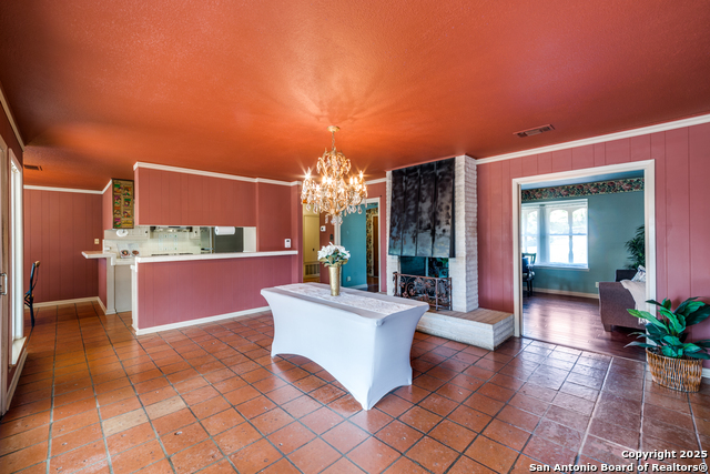 Image 19 of 33 For 6410 Laurel Hill