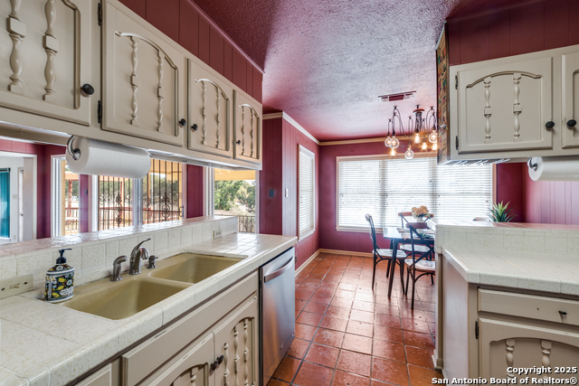 Image 23 of 33 For 6410 Laurel Hill