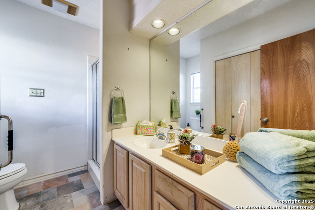 Image 31 of 33 For 6410 Laurel Hill