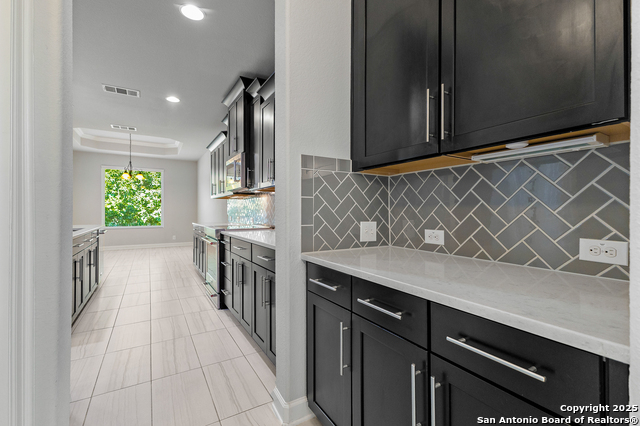 Image 9 of 43 For 13539 Falls Summit