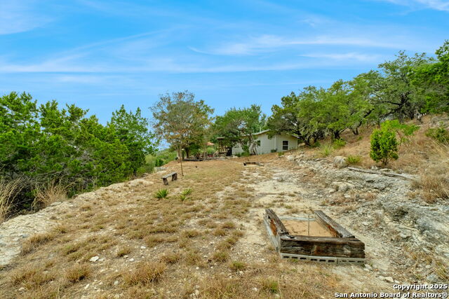 Image 10 of 49 For 411 Valley View