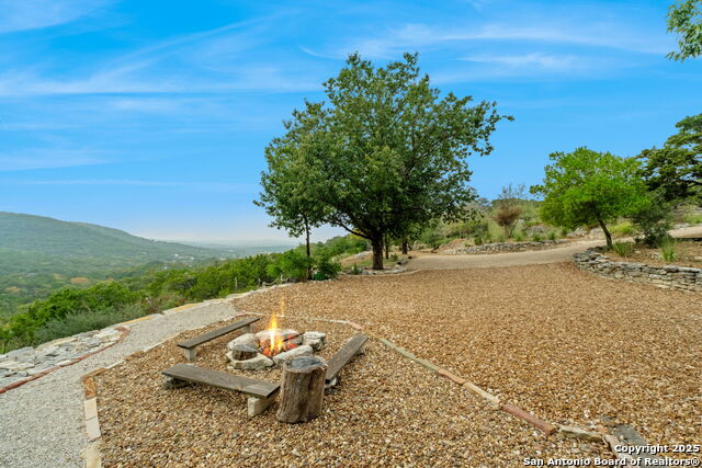 Image 11 of 49 For 411 Valley View