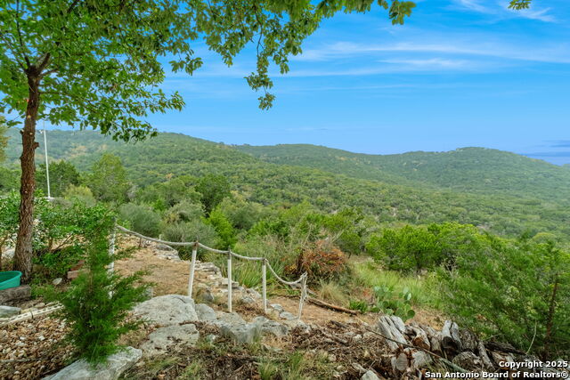 Image 15 of 49 For 411 Valley View