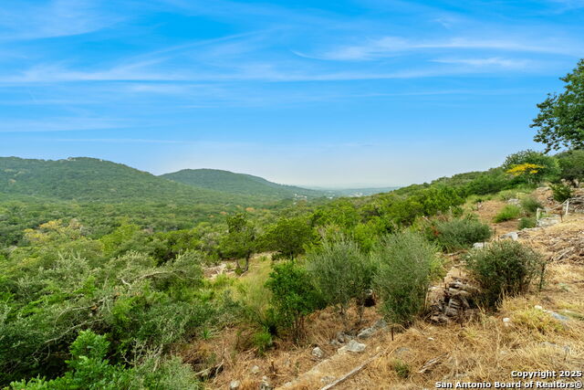 Image 16 of 49 For 411 Valley View