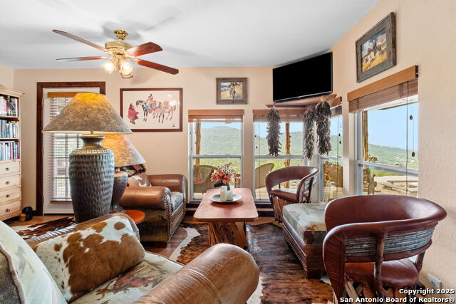 Image 18 of 49 For 411 Valley View