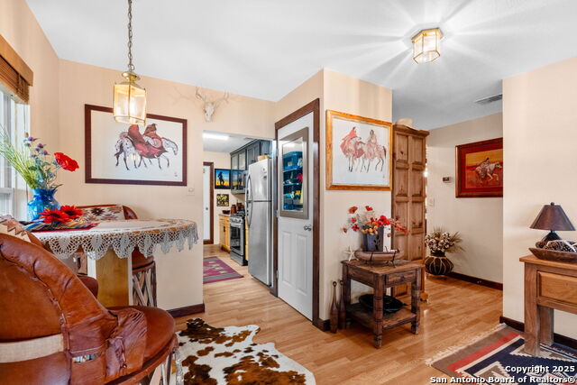 Image 22 of 49 For 411 Valley View