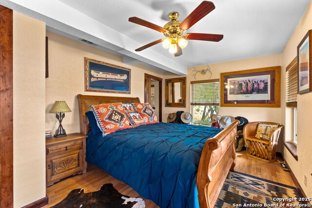 Image 23 of 49 For 411 Valley View