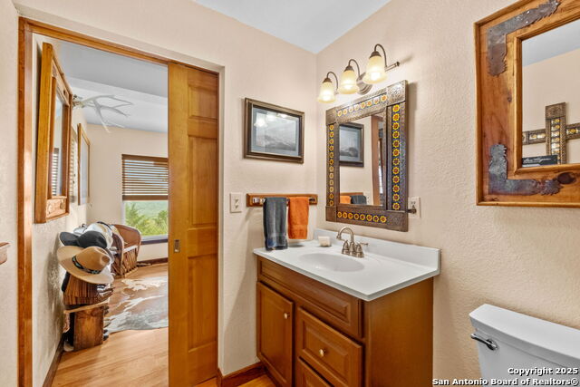 Image 24 of 49 For 411 Valley View