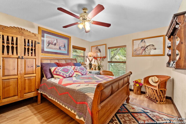 Image 26 of 49 For 411 Valley View