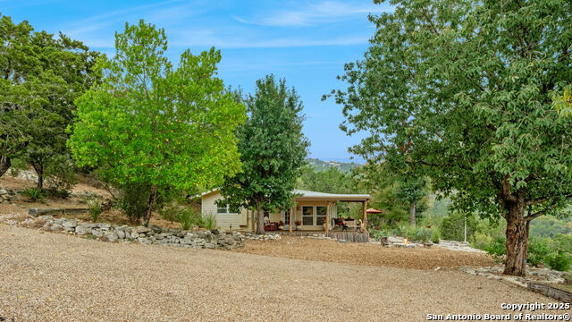 Image 4 of 49 For 411 Valley View