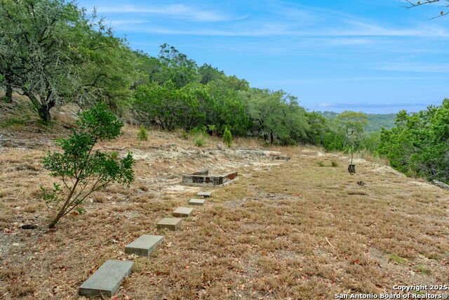 Image 9 of 49 For 411 Valley View