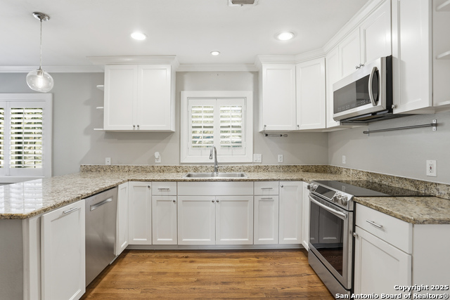 Image 13 of 29 For 214 Robinhood Pl.