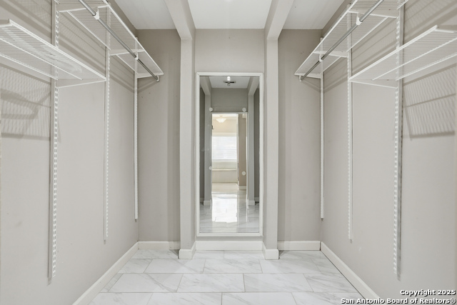 Image 21 of 29 For 214 Robinhood Pl.