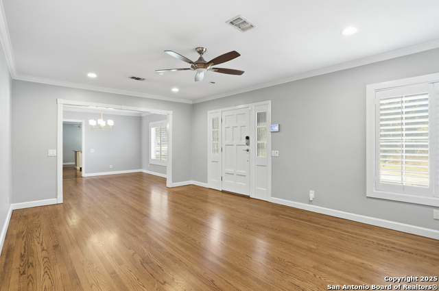 Image 5 of 29 For 214 Robinhood Pl.