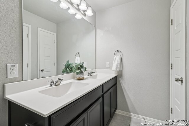 Image 16 of 25 For 8815 Straight Oaks