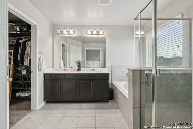 Image 19 of 25 For 8815 Straight Oaks