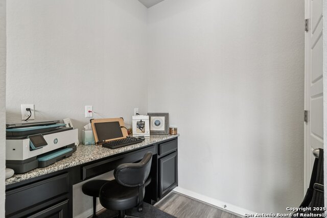 Image 9 of 25 For 8815 Straight Oaks