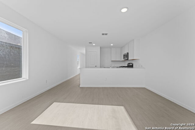 Image 14 of 22 For 2210 Collins Aly