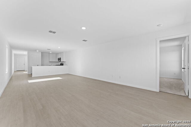 Image 16 of 22 For 2210 Collins Aly