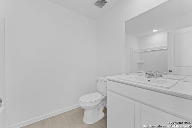 Image 4 of 22 For 2210 Collins Aly