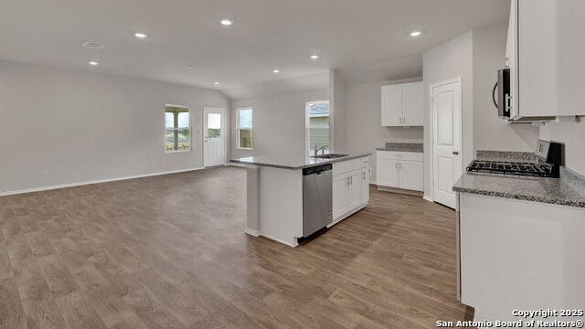 Image 11 of 34 For 322 Hodges Street