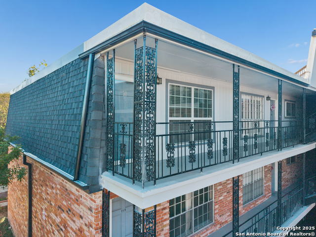 Image 11 of 20 For 8401 New Braunfels N 319a