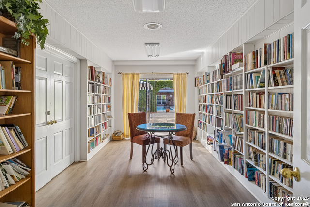 Image 18 of 20 For 8401 New Braunfels N 319a