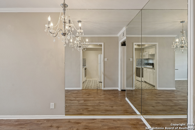 Image 4 of 20 For 8401 New Braunfels N 319a